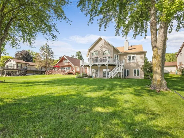 $749,900 | 870 Breckenboro Road, Lake Summerset, IL 61019