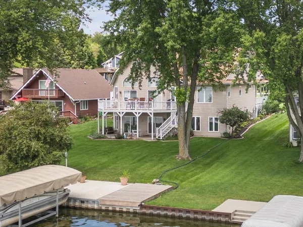 $749,900 | 870 Breckenboro Road, Lake Summerset, IL 61019