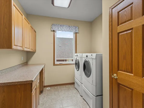 $749,900 | 870 Breckenboro Road, Lake Summerset, IL 61019