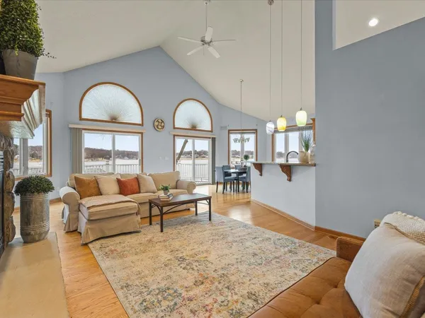 $749,900 | 870 Breckenboro Road, Lake Summerset, IL 61019