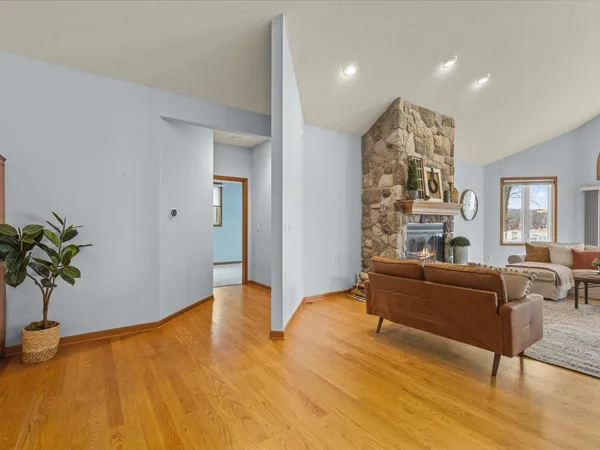 $749,900 | 870 Breckenboro Road, Lake Summerset, IL 61019