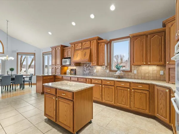 $749,900 | 870 Breckenboro Road, Lake Summerset, IL 61019