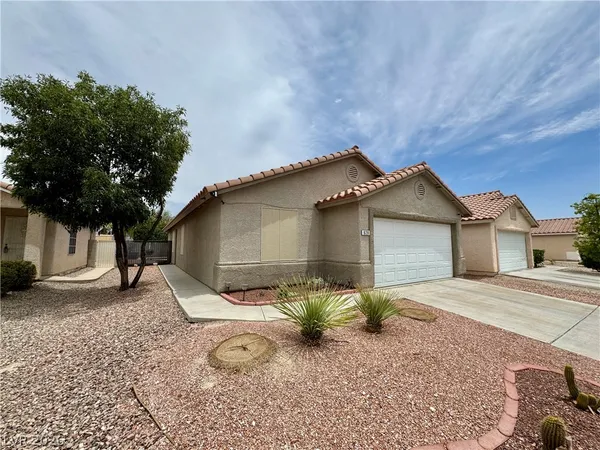 $2,300 | 628 Carlos Julio Avenue, North Las Vegas, NV 89031