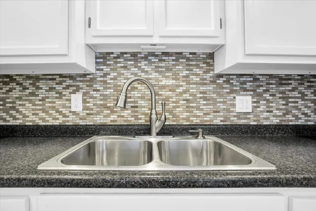 $335,000 | 4 Genevieve Lane, Champaign, IL 61822