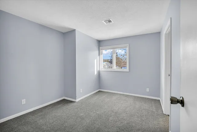 $335,000 | 4 Genevieve Lane, Champaign, IL 61822