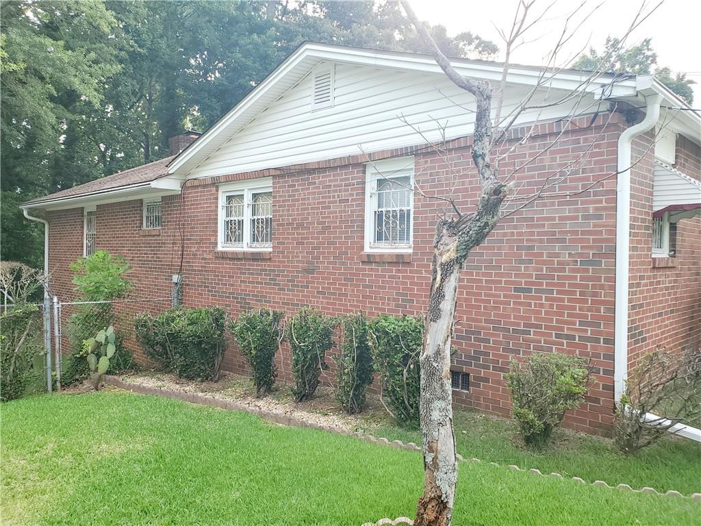 3769 Amber Road Northwest Atlanta, GA 30331 - Photo 3 of 24