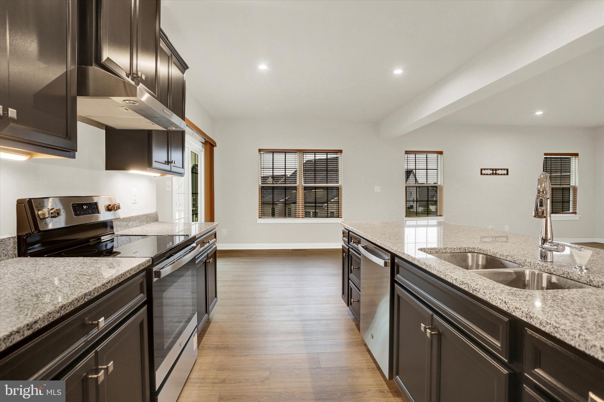 4003 Allyson Road Harrisburg, PA 17110 - Photo 12 of 45 Stainless steel appliances