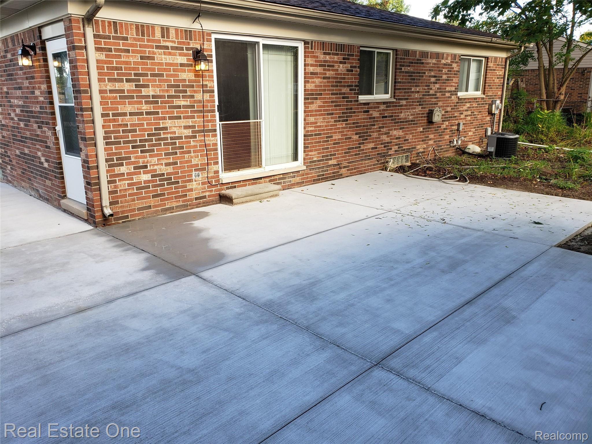 23600 Trail Ridge Drive Romulus, MI 48174 - Photo 5 of 34 23600 Trail Ridge New Cement 2.jpg