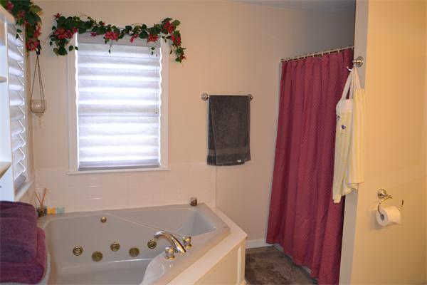 43 McGregory Road Sturbridge, MA 01566 - Photo 14 of 17 Gallery Image 14