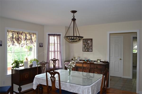 43 McGregory Road Sturbridge, MA 01566 - Photo 4 of 17 Gallery Image 4