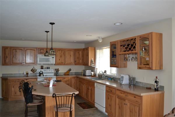 43 McGregory Road Sturbridge, MA 01566 - Photo 5 of 17 Gallery Image 5