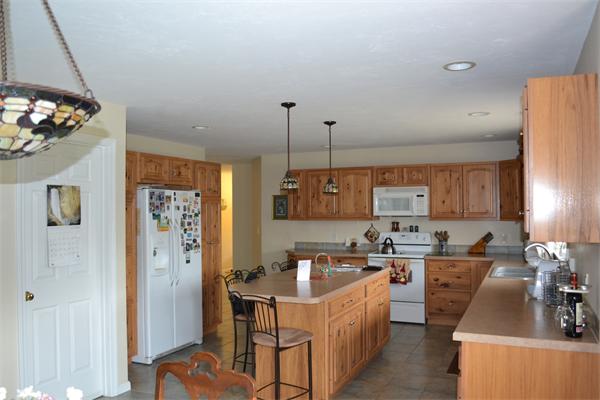 43 McGregory Road Sturbridge, MA 01566 - Photo 6 of 17 Gallery Image 6