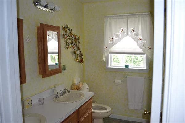 43 McGregory Road Sturbridge, MA 01566 - Photo 9 of 17 Gallery Image 9
