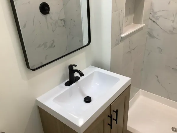 $2,000 | 22 Oyster Bay, Unit E, Absecon, NJ 08201