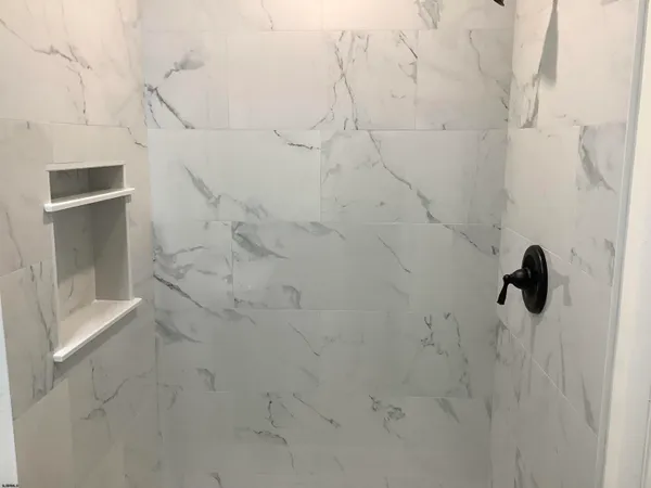 $2,000 | 22 Oyster Bay, Unit E, Absecon, NJ 08201