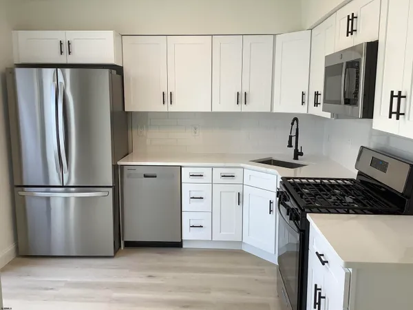 $2,000 | 22 Oyster Bay, Unit E, Absecon, NJ 08201