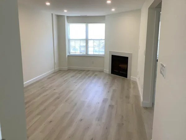 $2,000 | 22 Oyster Bay, Unit E, Absecon, NJ 08201