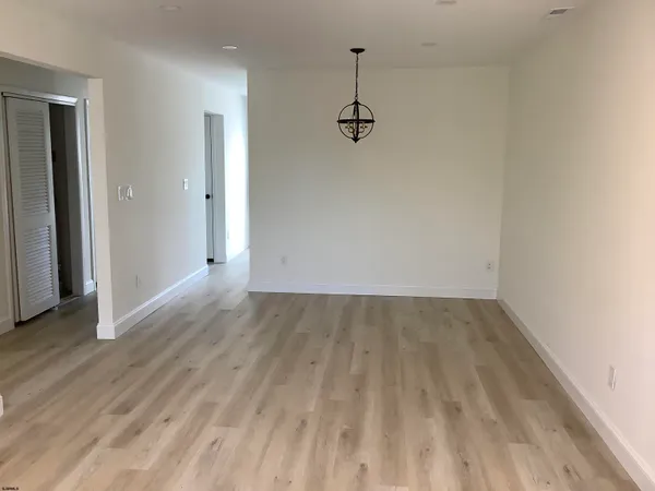 $2,000 | 22 Oyster Bay, Unit E, Absecon, NJ 08201