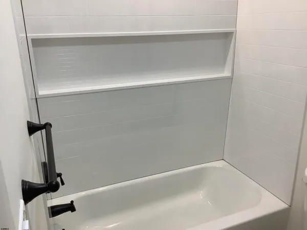 $2,000 | 22 Oyster Bay, Unit E, Absecon, NJ 08201