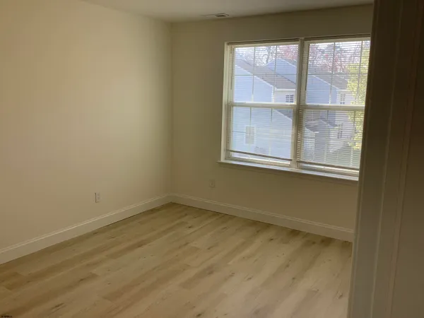 $2,000 | 22 Oyster Bay, Unit E, Absecon, NJ 08201