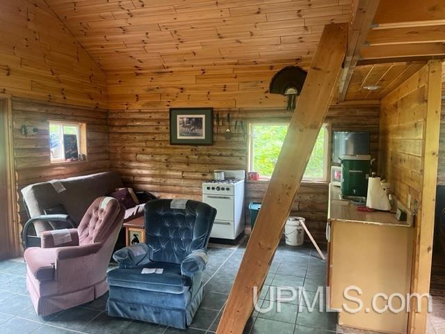 565 County Road 565 Road Gwinn, MI 49841 - Photo 9 of 35