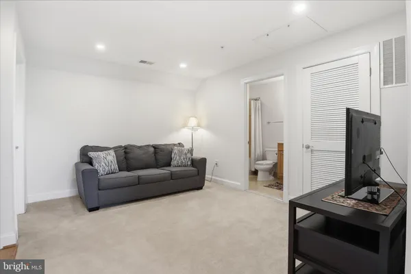 $1,275,000 | 6816 Rigby Lane, McLean, VA 22101