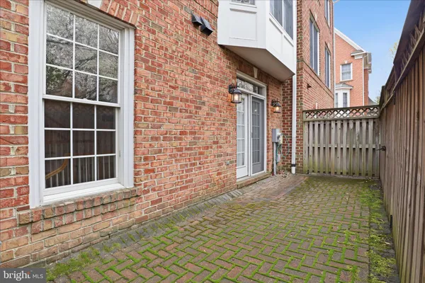 $1,275,000 | 6816 Rigby Lane, McLean, VA 22101