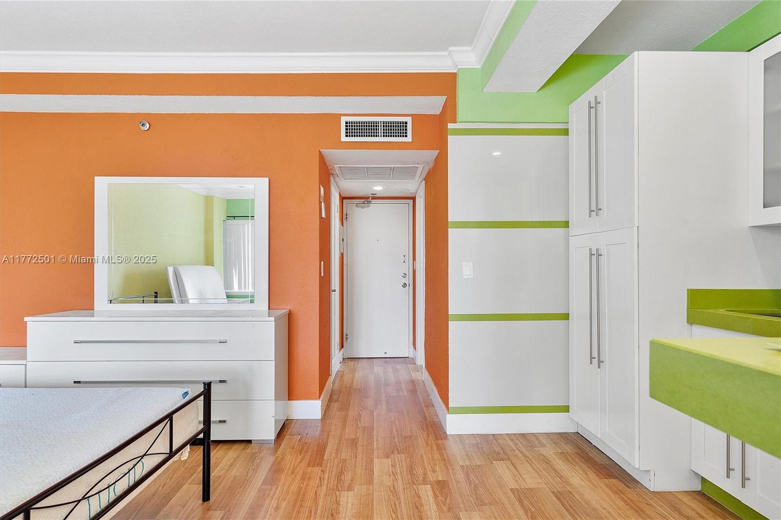 6345 Collins Avenue, Unit 414 Miami Beach, FL 33141 - Photo 11 of 20