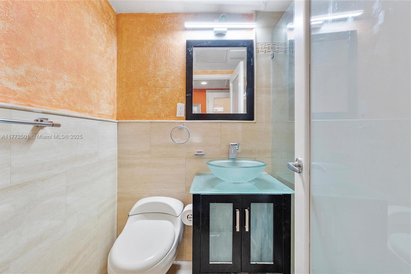 6345 Collins Avenue, Unit 414 Miami Beach, FL 33141 - Photo 12 of 20