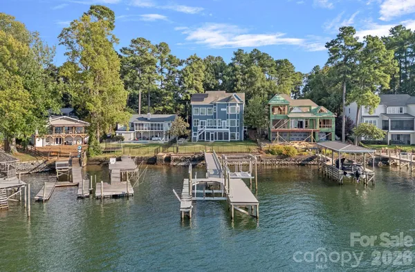 a view of houses with lake view