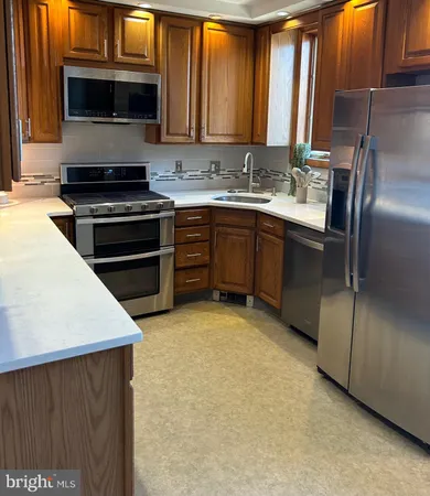 $2,150 | 4032 Dayton Road, Drexel Hill, PA 19026