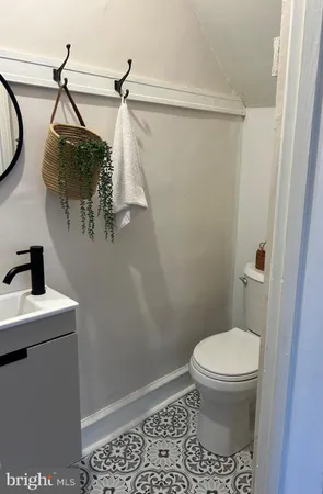 $2,150 | 4032 Dayton Road, Drexel Hill, PA 19026