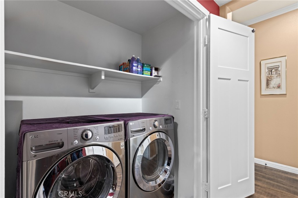 431 South Anaheim Way, Unit 5 Orange, CA 92868 - Photo 19 of 35 a utility room with dryer and washer