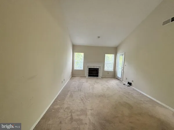 $1,600 | 4409 Fair Stone Drive, Unit 303, Fairfax, VA 22033
