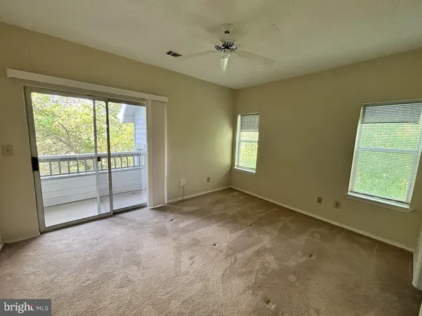 $1,600 | 4409 Fair Stone Drive, Unit 303, Fairfax, VA 22033