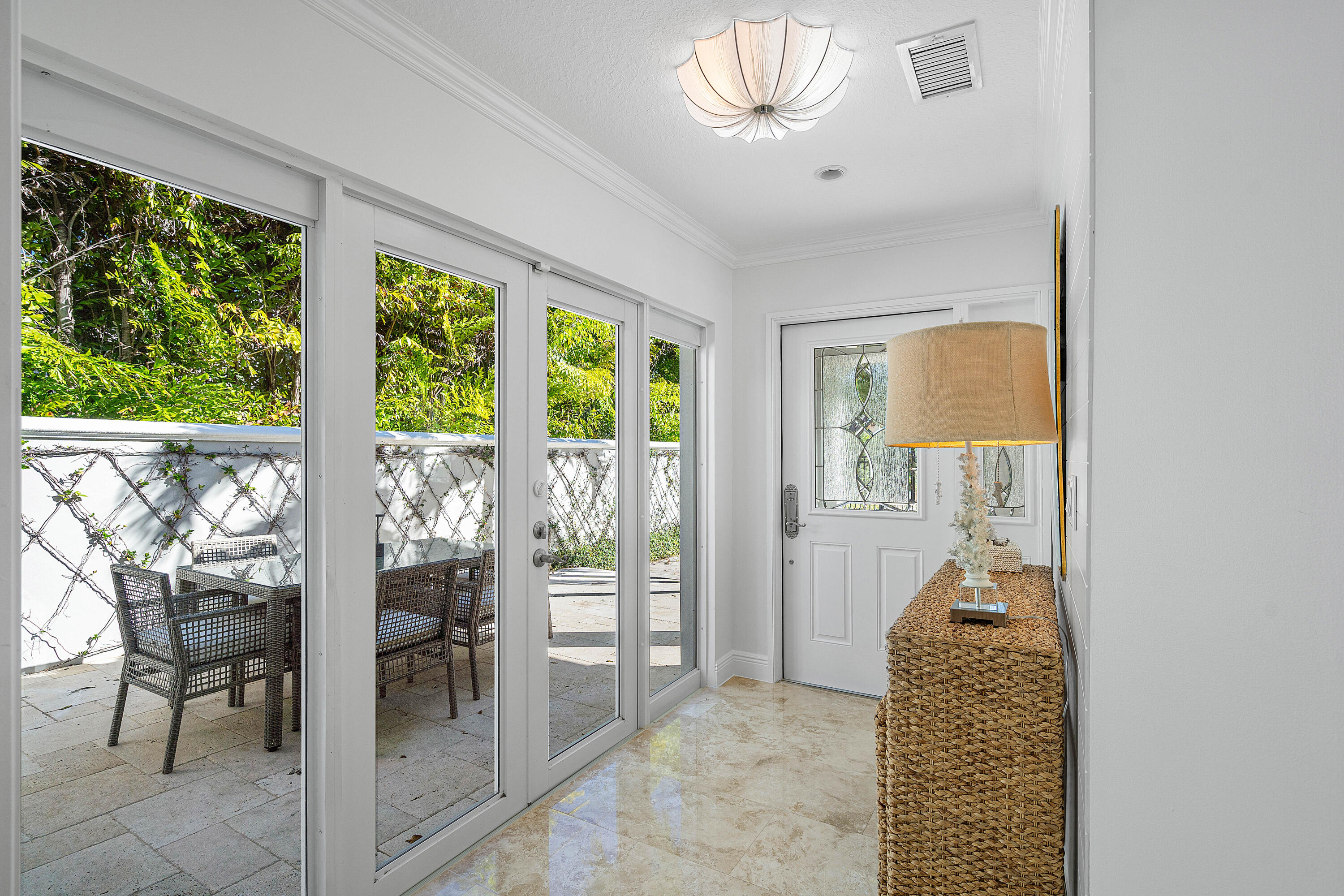820 Palm Trail Delray Beach, FL 33483 - Photo 2 of 40 003-820PalmTrail-DelrayBeach-FL-33483-FU