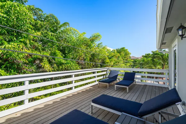$8,000 | 820 Palm Trail, Delray Beach, FL 33483