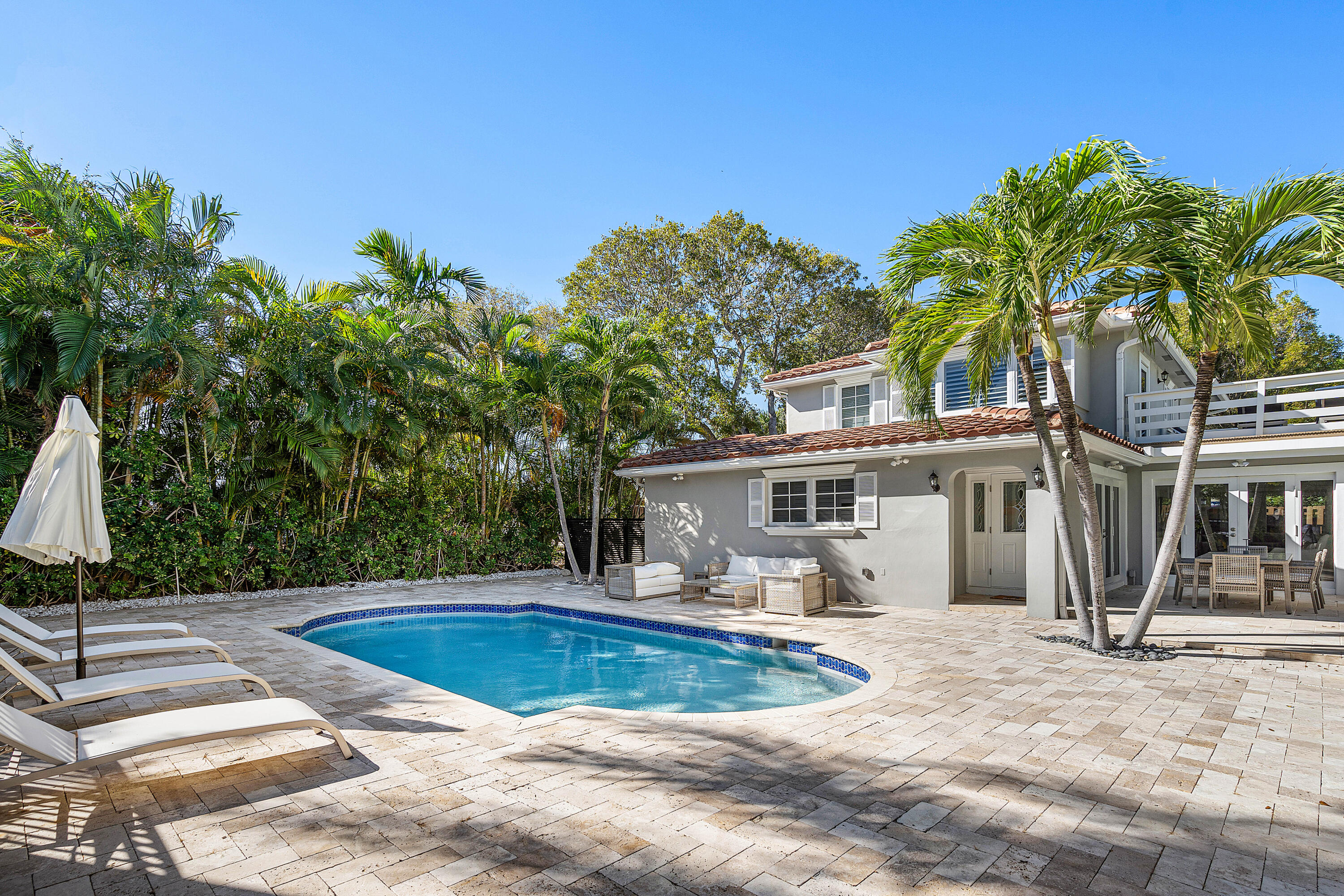 820 Palm Trail Delray Beach, FL 33483 - Photo 34 of 40 1