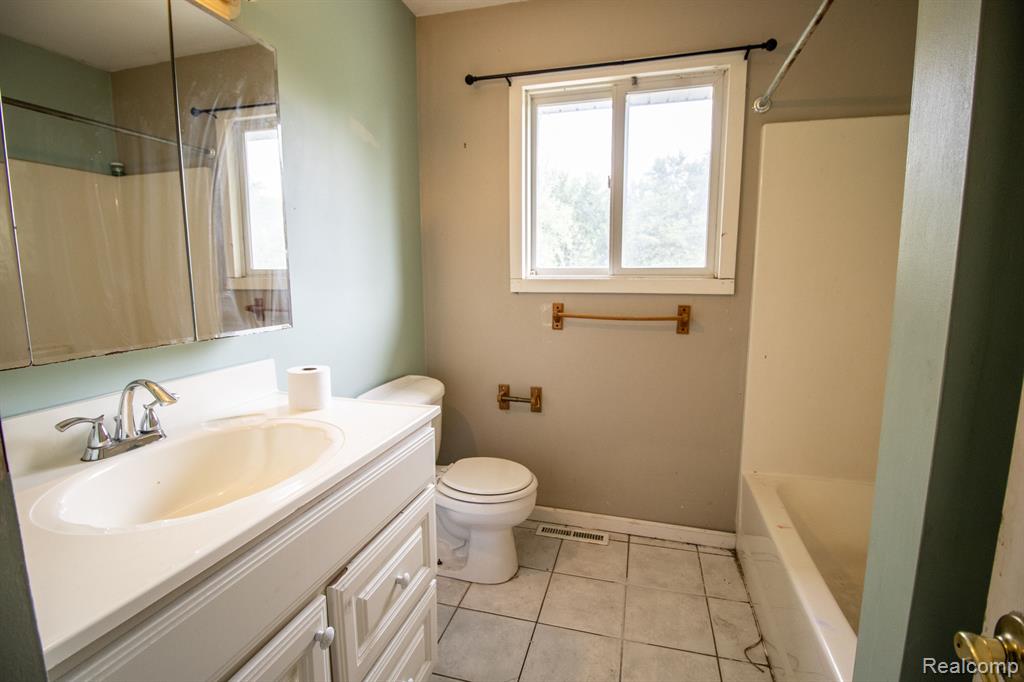 6340 Wreckenridge Road Flint, MI 48532 - Photo 15 of 33