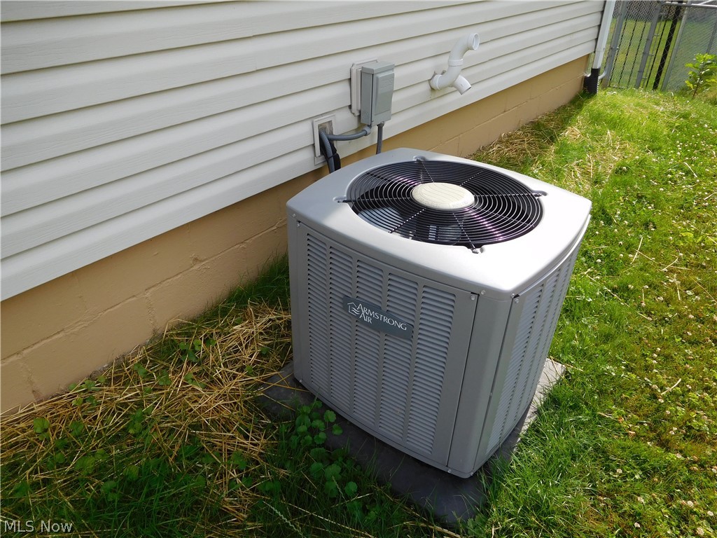 4941 Arbor Road Southwest Canton, OH 44710 - Photo 5 of 18 Gallery Image 5