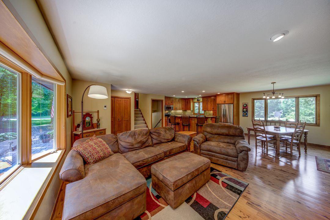 8124 Spring Valley Road Waconia, MN 55387 - Photo 3 of 22 Gallery Image 3