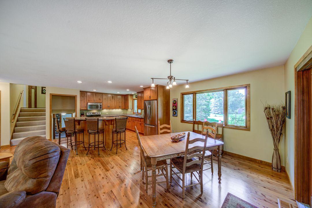 8124 Spring Valley Road Waconia, MN 55387 - Photo 4 of 22 Gallery Image 4