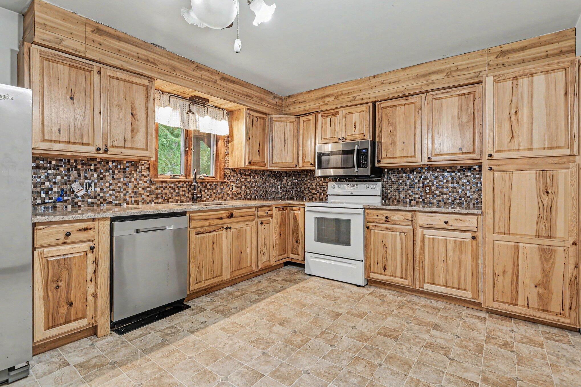 2785 Eaman Road Benton Harbor, MI 49022 - Photo 10 of 28 010_file_8756