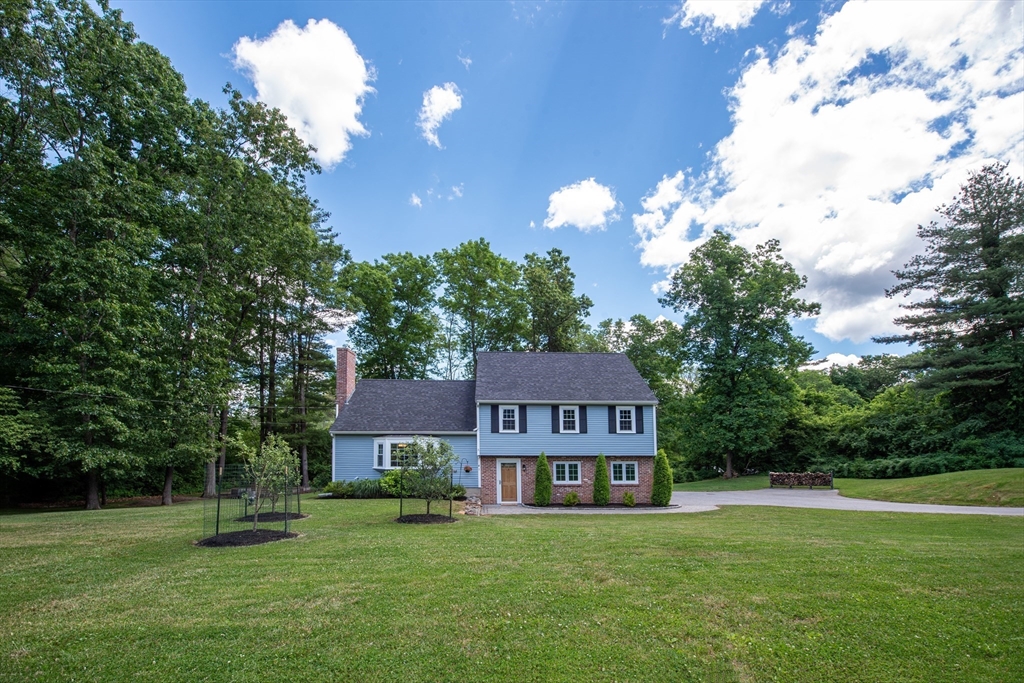 41 Woodcrest Road Boxford, MA 01921 - Photo 30 of 31 a house view with a garden space