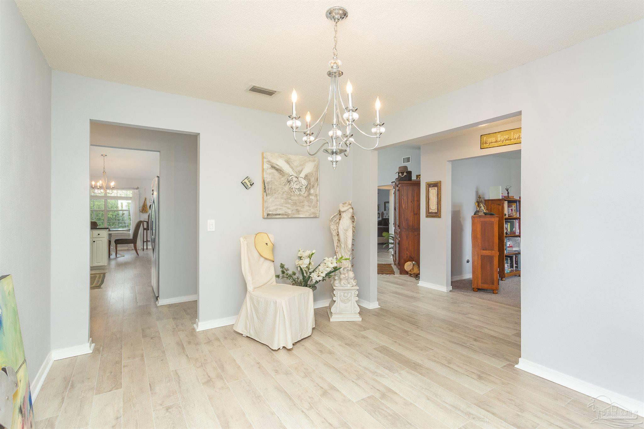 7139 Jennifer Road Pensacola, FL 32526 - Photo 8 of 41 Gallery Image 8