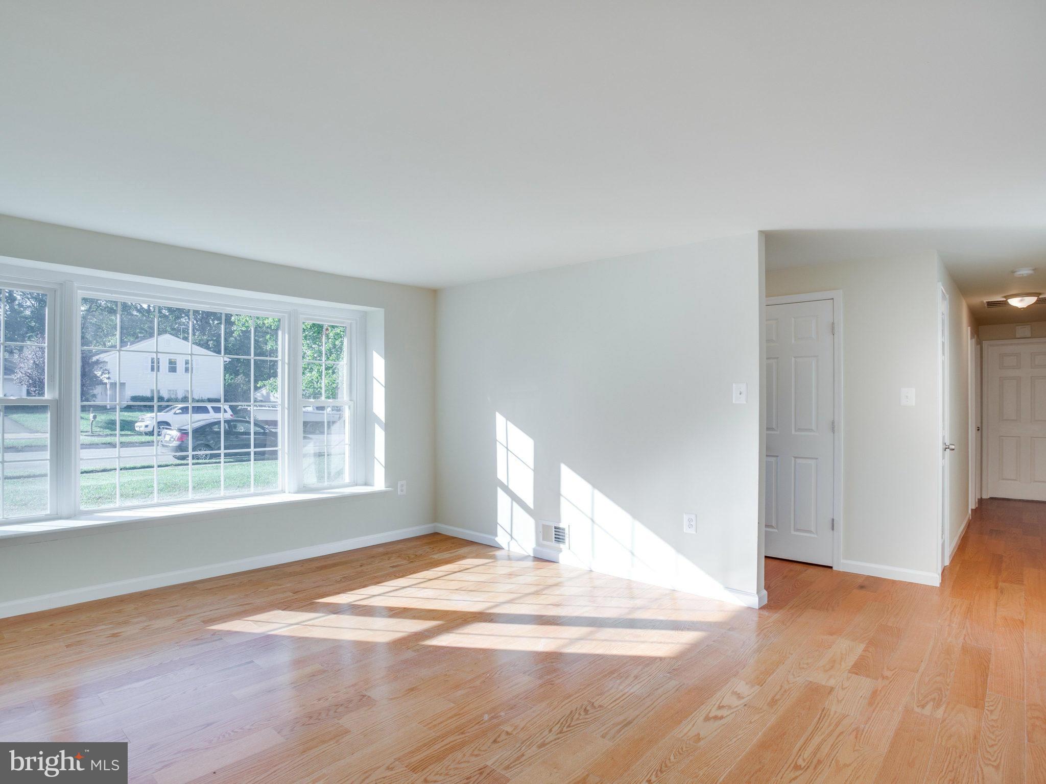 2407 Pinefield Road Waldorf, MD 20601 - Photo 4 of 16 Living Room