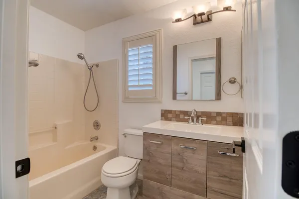 $549,900 | 3724 Laurenburg Avenue, Modesto, CA 95357