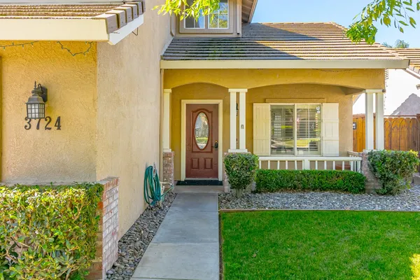 $549,900 | 3724 Laurenburg Avenue, Modesto, CA 95357