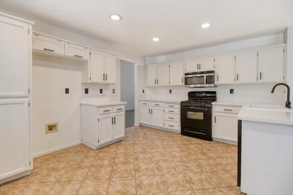 $549,900 | 3724 Laurenburg Avenue, Modesto, CA 95357