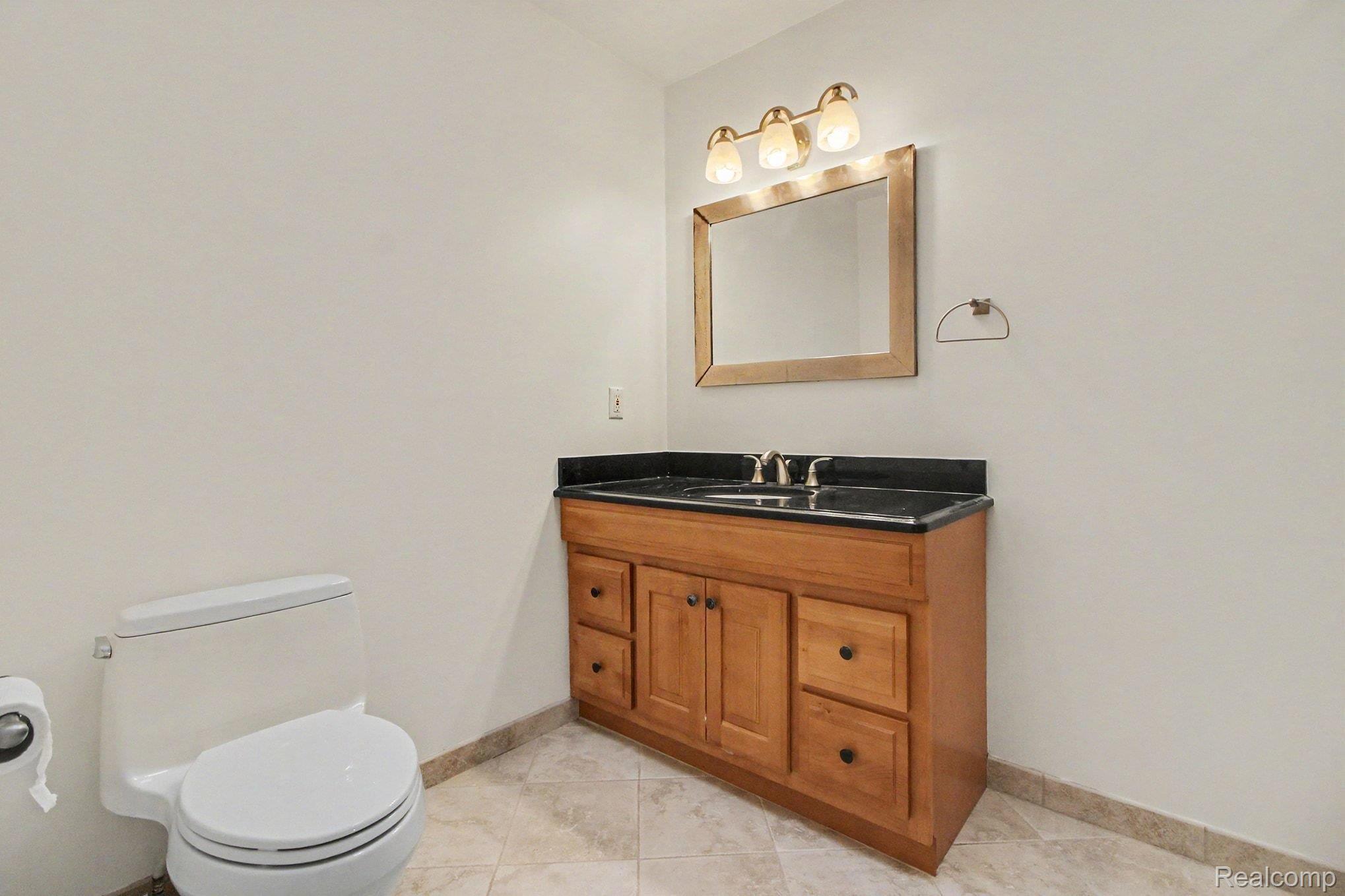 3376 Hessel Avenue Rochester, MI 48307 - Photo 16 of 36 file_8835.jpg